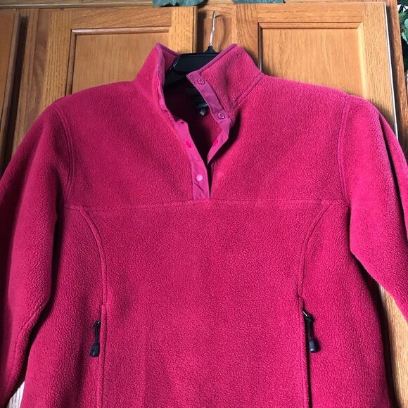 LL Bean Women’s Vintage 1/4 Snap Fleece Pullover Sweater Pockets Pop of Red - S - Picture 4 of 12